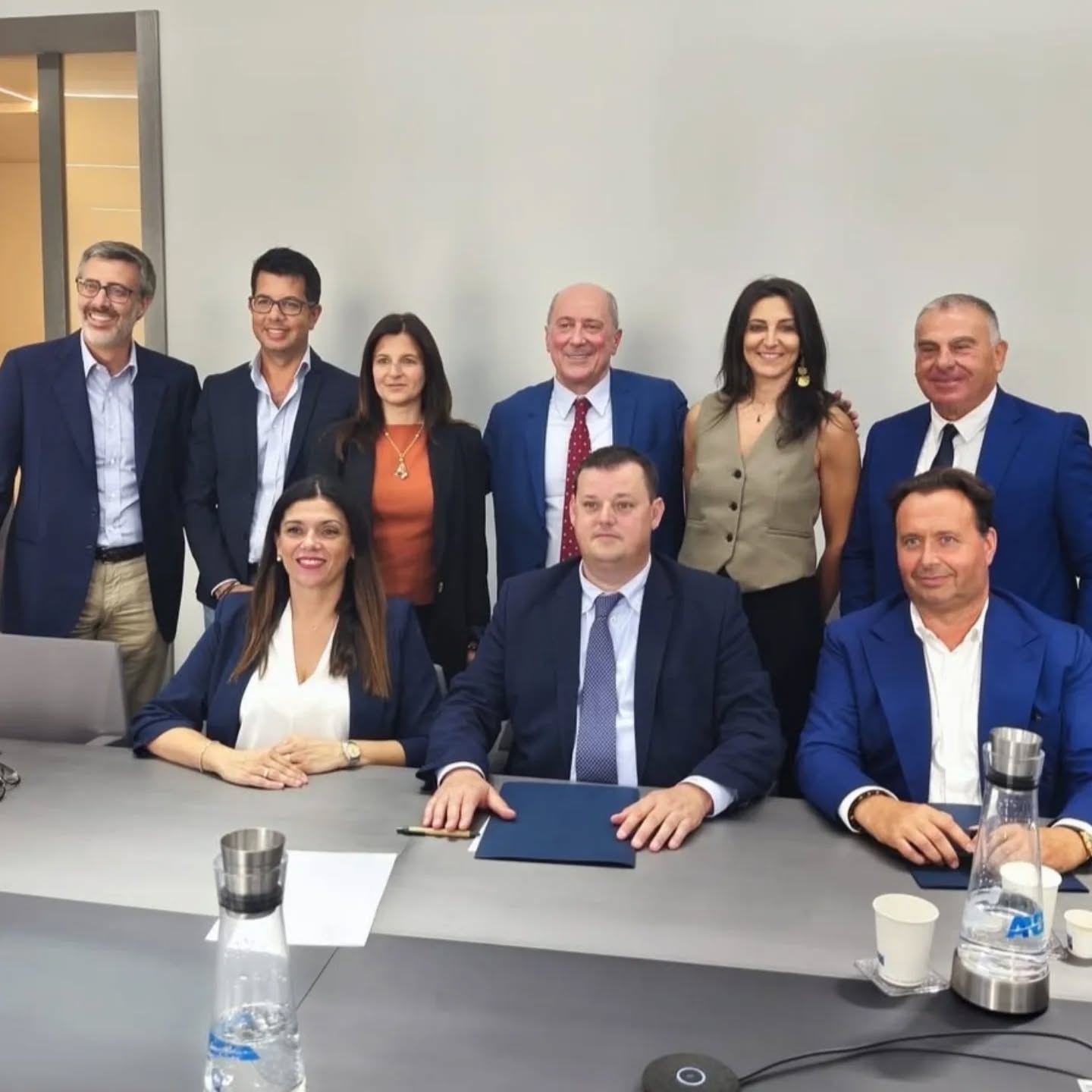 💦 Francesco Vincenzi confermato Presidente ANBI nazionale! 
Come ANBI Emilia-Romagna esprimiamo orgoglio e soddisfazione per la riconferma, per acclamazione, del nostro Presidente regionale alla guida nazionale dell’Associazione.

Un riconoscimento meritato per una figura di grande visione, che porterà avanti con determinazione innovazione, sostenibilità e tutela del territorio.

Complimenti Presidente! 👏👏👏

#ANBI #Bonifica #AcquaETerritorio #FrancescoVincenzi #ANBIEmiliaRomagna #Sostenibilità #Irrigazione