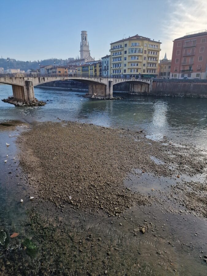 NON PIOVE PIU’ SULL’ITALIA DEL NORD – URGE UN’AUTORITA’ PER DIRIMERE CONFLITTI D’INTERESSE NEL NUOVO PAESE DISEGNATO DALLA SICCITA’