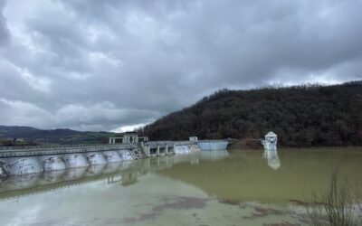 È IN CORSO LA TRACIMAZIONE DALLA DIGA DEL MOLATO: UNO “SPETTACOLO” CHE SA DI SVILUPPO E TUTELA DEL TERRITORIO