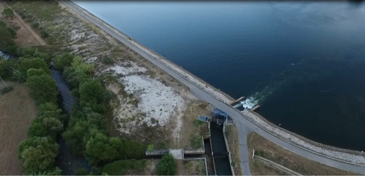 LE CAMPAGNE CROTONESI SONO ASSETATE, L’ACQUA C’E’ MA 200 MILIONI DI METRI CUBI OGNI ANNO SI BUTTANO IN MARE. ANBI: “E’UN ESEMPIO DELLA CULTURA CHE MANCA. I CAMBIAMENTI CLIMATICI ACCENTUANO I CONFLITTI SULLA RISORSA IDRICA”