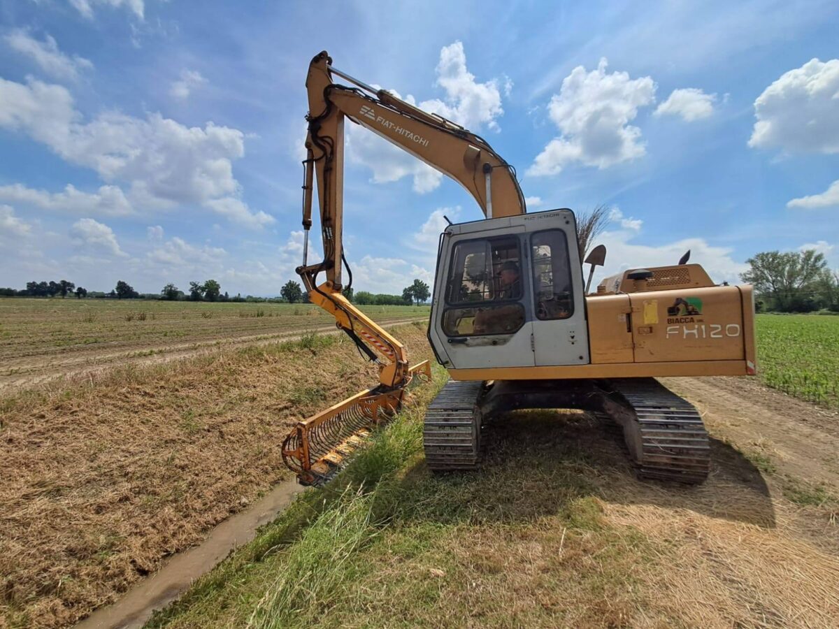 Bonifica Parmense, via agli sfalci dei canali consortili per un  milione di euro