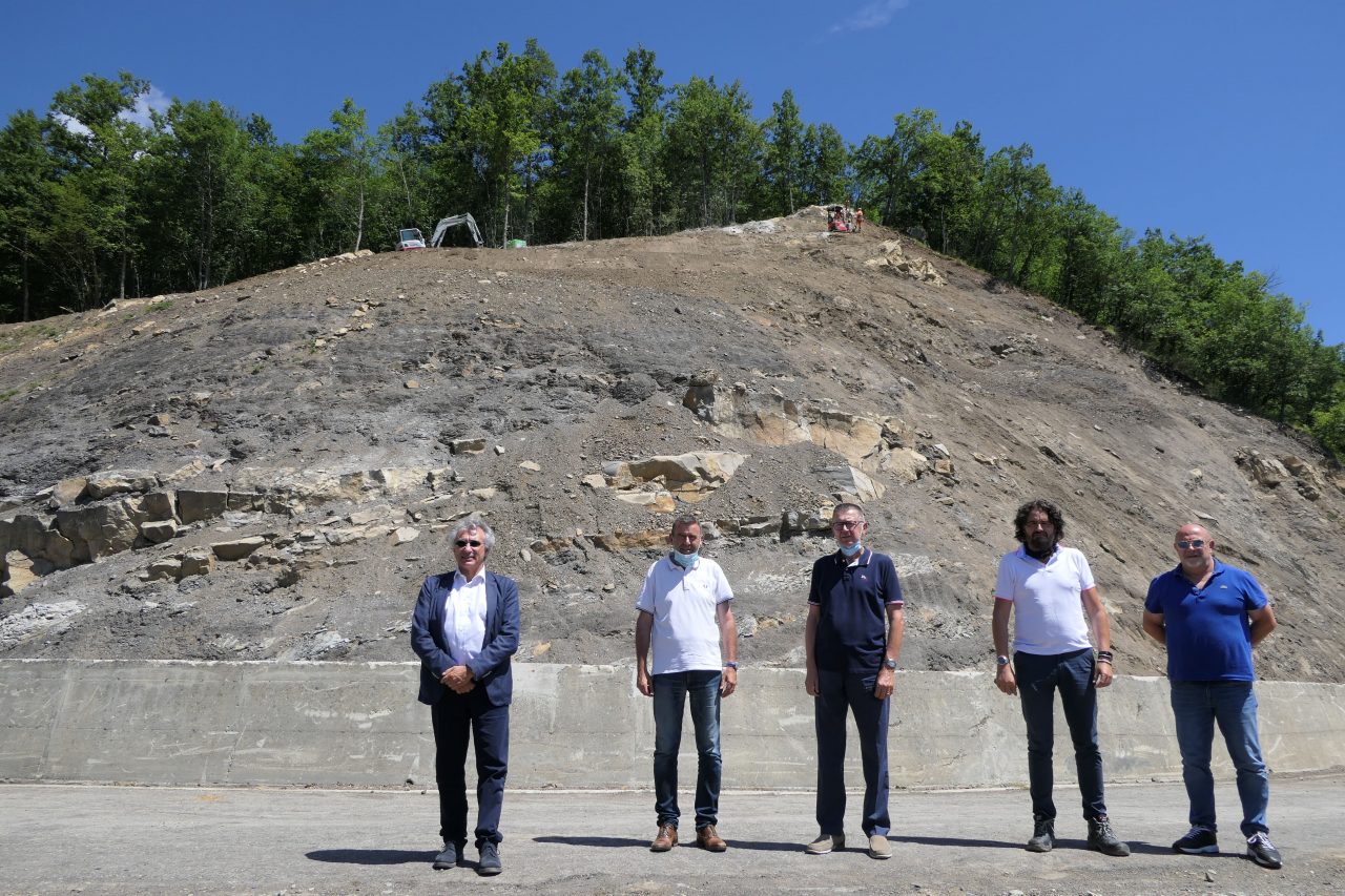 CORNIGLIO, VOLGE AL TERMINE LA MESSA IN SICUREZZA DELLA STRADA PER ROCCAFERRARA