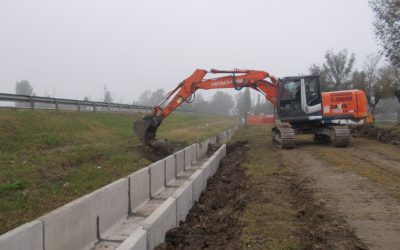 CARPI, L’EMILIA CENTRALE METTE IN SICUREZZA LA STRADA PROVINCIALE 413 E LA FOSSETTA DI MEZZO DOPO LA FRANA