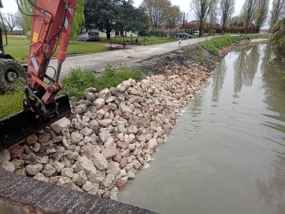 Baura: terminati nei tempi previsti i lavori di ripristino degli argini franati sul canale Naviglio