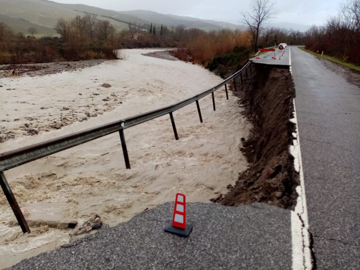 ANBI SULL’ONDATA DI MALTEMPO: “ENORMI MASSE D’ACQUA STANNO ATTRAVERSANDO IL PAESE CREANDO DANNI, PAURE E VITTIME, MA POTREBBERO ESSERE UNA RICCHEZZA PER IL TERRITORIO”