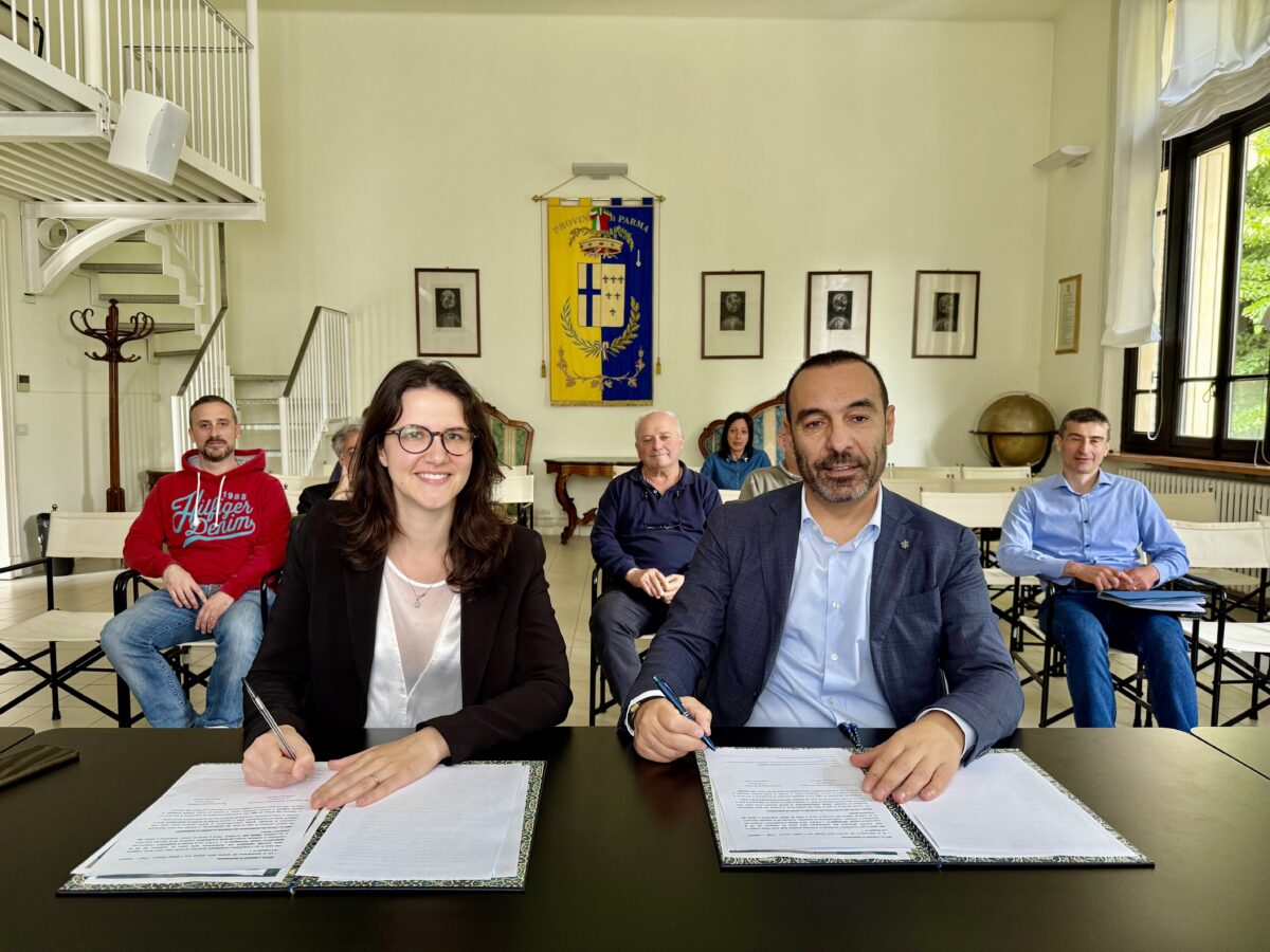 SISSA TRECASALI-BUSSETO, IL TERRENO DEGLI SCAVI DELLA VARIANTE ALLA SP8 SARÀ UTILIZZATO PER RICOSTRUIRE ED ADEGUARE GLI ARGINI SUI CANALI CONSORTILI Accordo Provincia-Consorzio della Bonifica