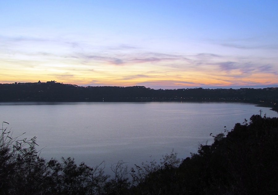 L’ESEMPIO DE LAGO DEI PAPI A CASTEL GANDOLFO. ANBI: ORA SONO I CORPI IDRICI AD ALIMENTARE LE FALDE A CAUSA DEI CAMBIAMENTI CLIMATICI E DI UNO SCONSIDERATO USO DEL TERRITORIO