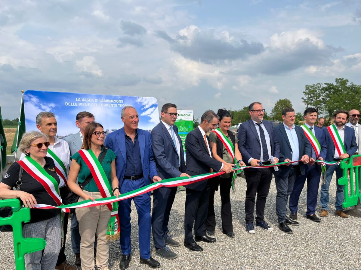 L’AREA METROPOLITANA DI MILANO È ORA PIU’ SICURA DALLE ALLUVIONI  GRAZIE ALLA VASCA DI LAMINAZIONE SULLA TROBBIA  ALL’INAUGURAZIONE PRESENTI FONTANA E VINCENZI