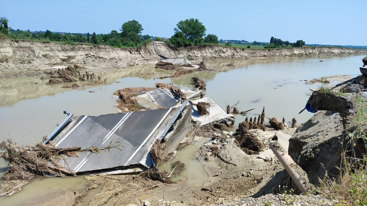 I DATI DI UN TERRITORIO CHE CEDE – L’ALLUVIONE DI ROMAGNA ANTICIPATA DA CENTINAIA DI EMERGENZE LUNGO LO STIVALE