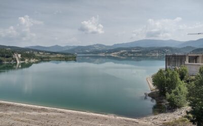 IL CASO LAGO MONTEDOGLIO IN TOSCANA – C’E’ L’ACQUA MA NON ARRIVA AI CAMPI