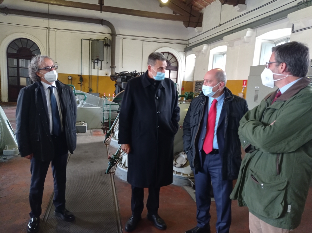 DOPO L’ALLUVIONE IN CALABRIA MASSIMO GARGANO Direttore Generale ANBI “DI FRONTE ALLE BOMBE D’ACQUA BISOGNA AUMENTARE LA RESILIENZA IDRAULICA DEI TERRITORI. I CONSORZI DI BONIFICA HANNO CAPACITA’ PROGETTUALE ED OPERATIVA PER CANDIDARSI A GESTIRE I FIUMI NELLE AREE URBANE”